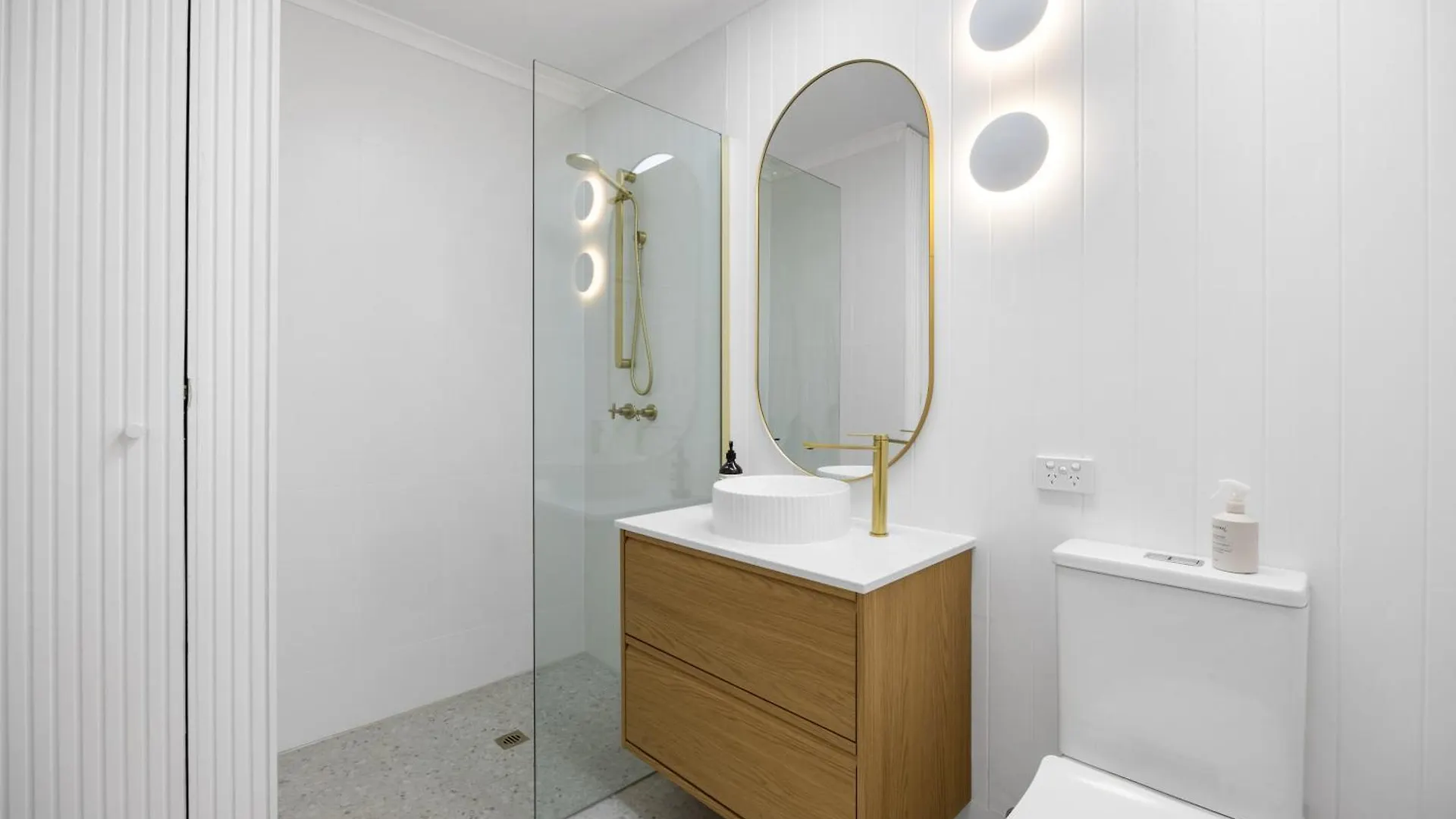 Parkside Pool Retreat - 3Br, Parking, Wi-Fi Apartment Unley