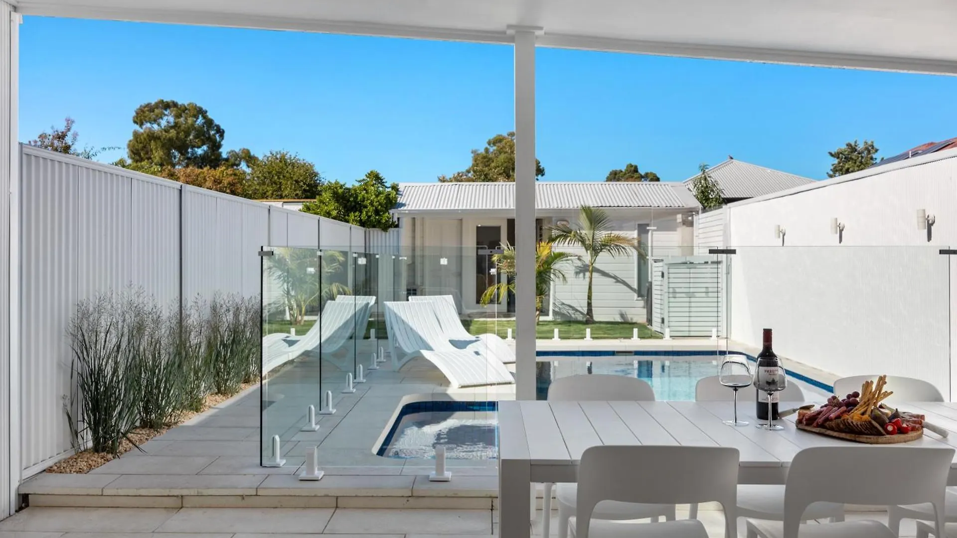 Parkside Pool Retreat - 3Br, Parking, Wi-Fi Apartment Unley